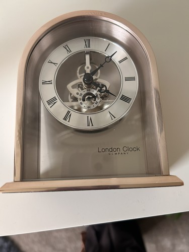 London clock arch - london,