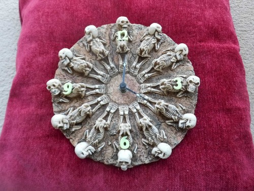 Skeleton skull wall clock - /,